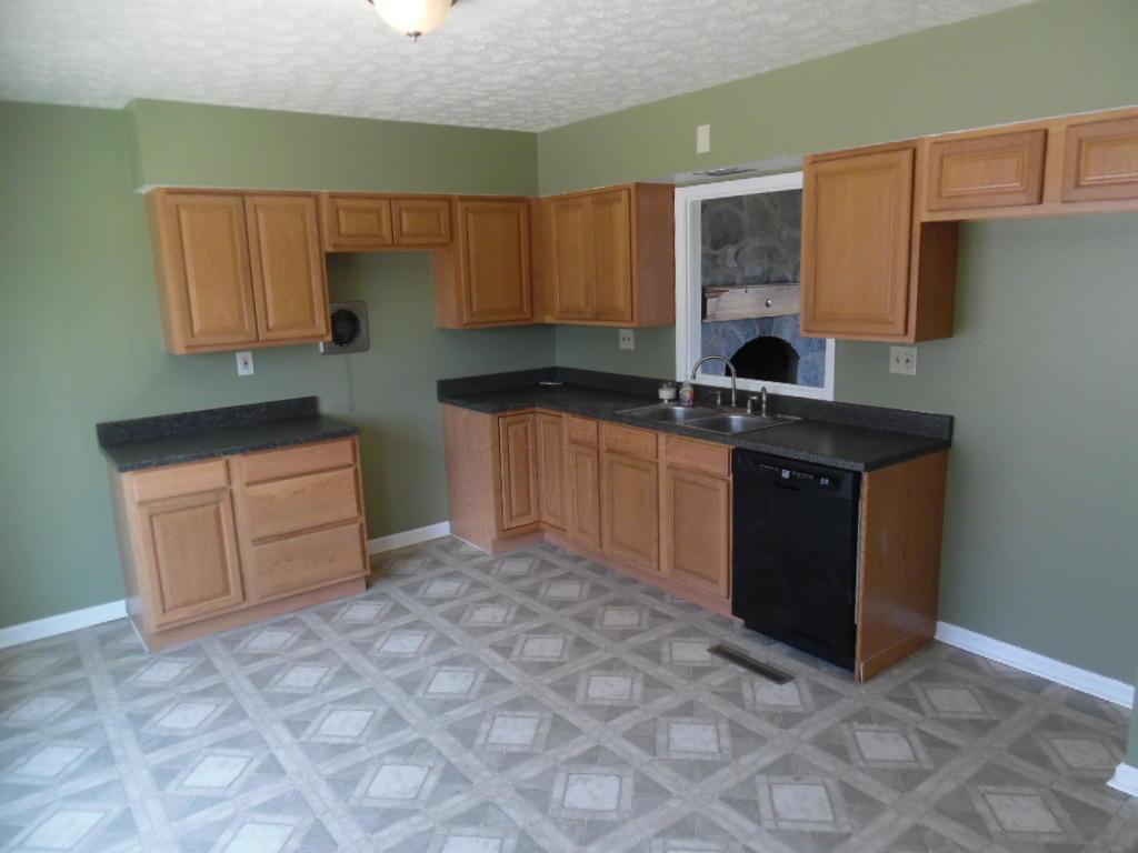 155 Topsfield Road Columbus, OH 43228 - Photo 6 of 27 Gallery Image 6
