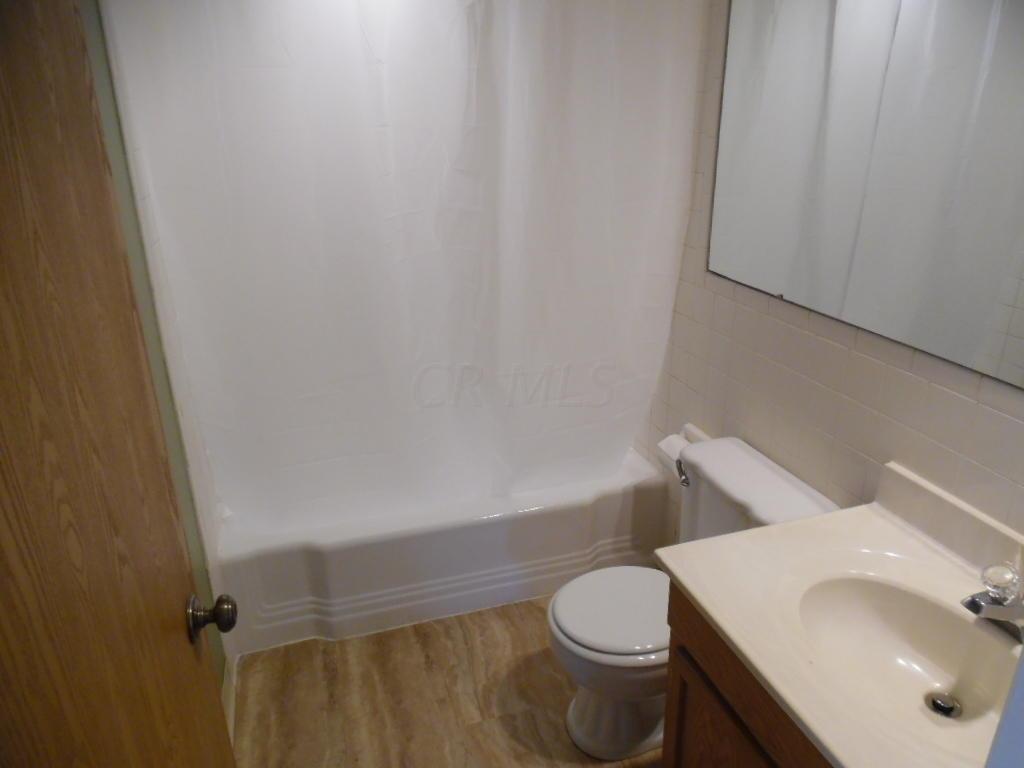 155 Topsfield Road Columbus, OH 43228 - Photo 8 of 27 Gallery Image 8