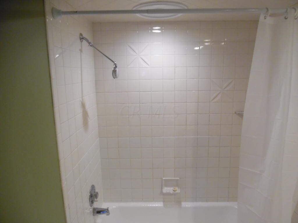 155 Topsfield Road Columbus, OH 43228 - Photo 9 of 27 Gallery Image 9