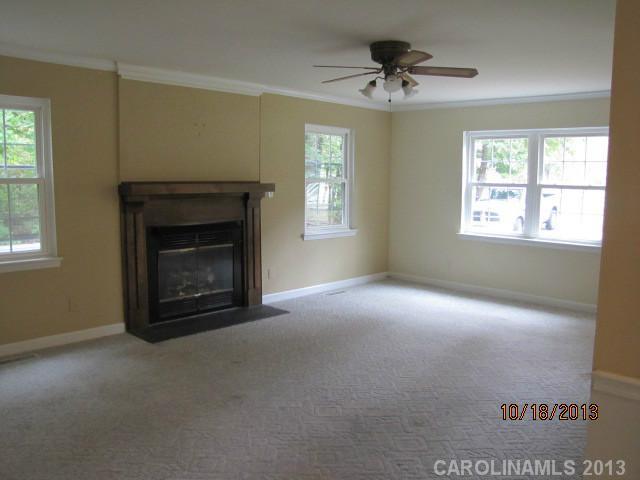11332 Idlewild Road Matthews, NC 28105 - Photo 4 of 14 Gallery Image 4