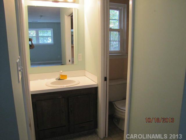 11332 Idlewild Road Matthews, NC 28105 - Photo 8 of 14 Gallery Image 8