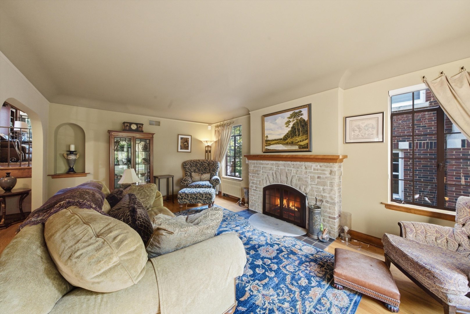 327 Selborne Road Riverside, IL 60546 - Photo 11 of 40 Gallery Image 11