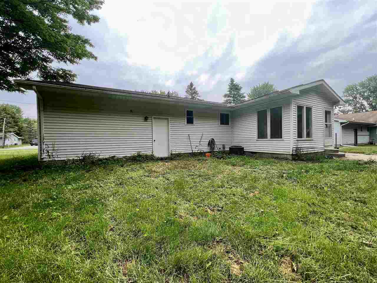 5678 Baker Road Bridgeport, MI 48722 - Photo 7 of 30