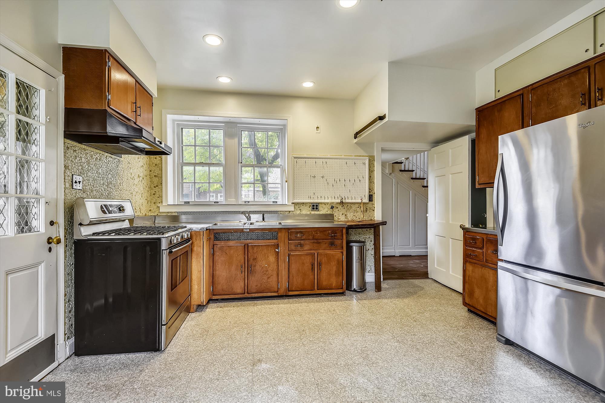4303 Rugby Road Baltimore, MD 21210 - Photo 21 of 57 Kitchen leads to Rear Patio