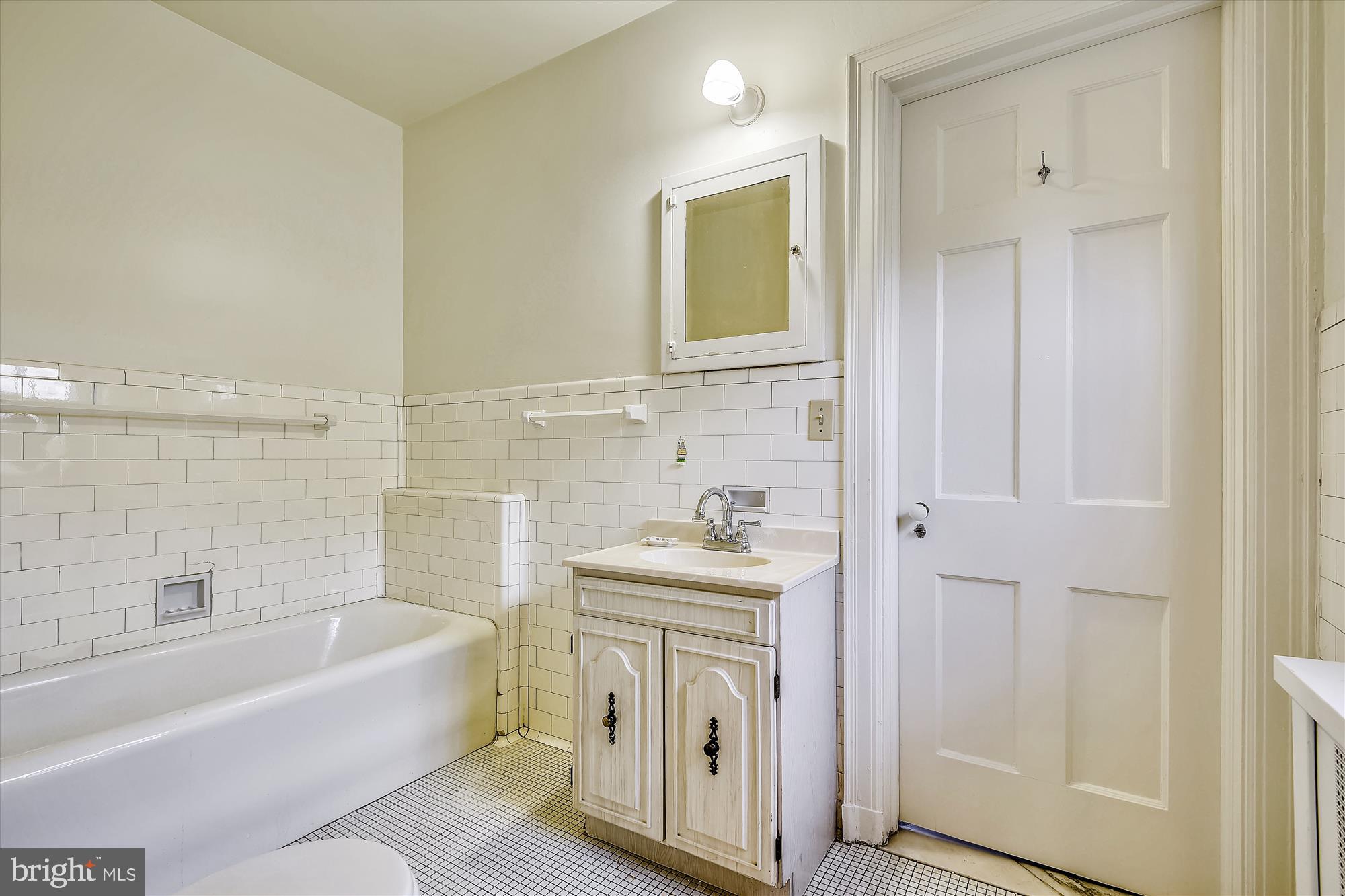 4303 Rugby Road Baltimore, MD 21210 - Photo 31 of 57 Full Bath 1