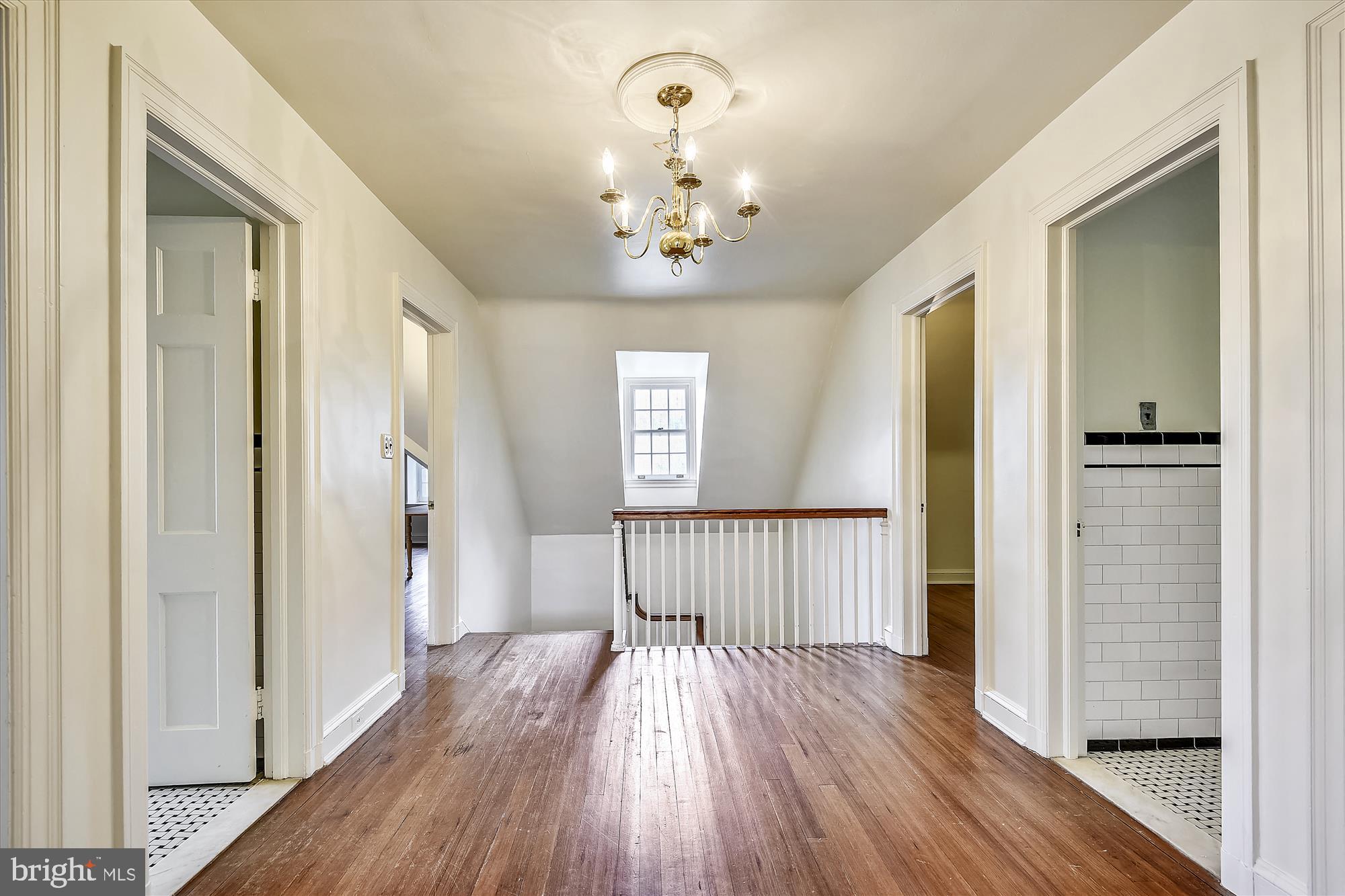 4303 Rugby Road Baltimore, MD 21210 - Photo 41 of 57 Third Floor Landing