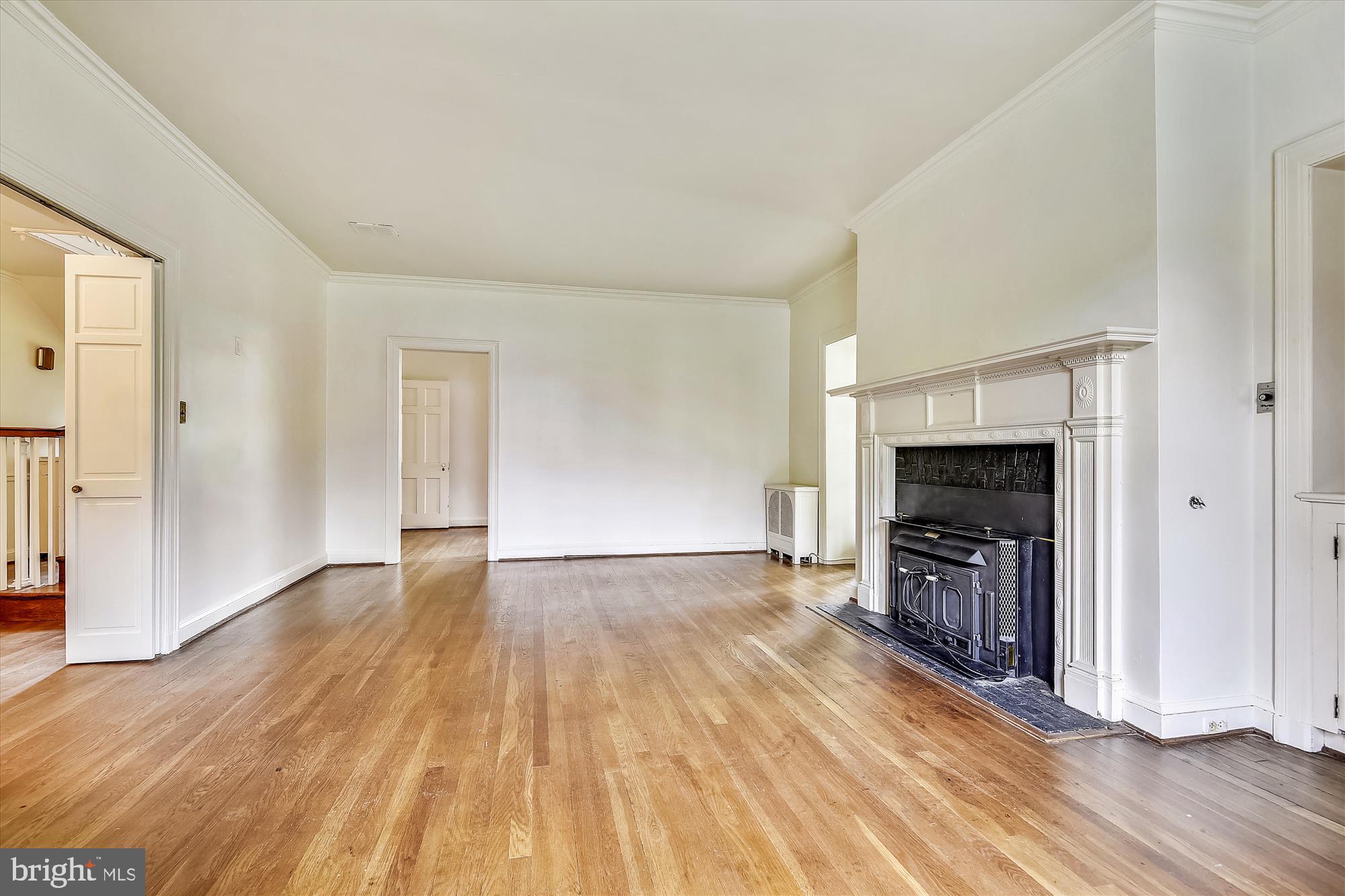 4303 Rugby Road Baltimore, MD 21210 - Photo 9 of 57 Living Room