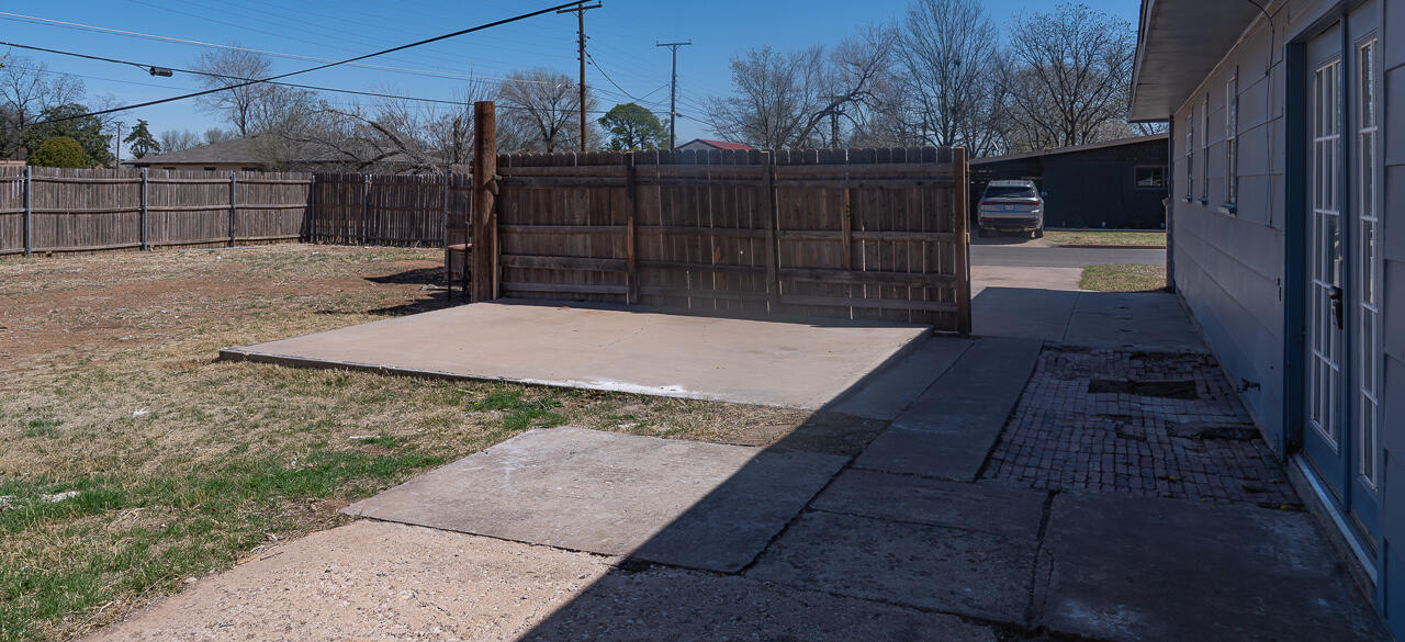 2802 40th Street Lubbock, TX 79413 - Photo 5 of 21 a view of a backyard