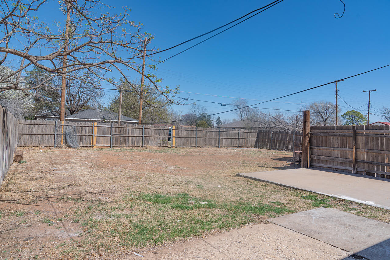 2802 40th Street Lubbock, TX 79413 - Photo 6 of 21 a view of a backyard