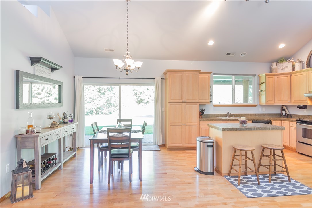 7851 East Grapeview Loop Road Allyn, WA 98524 - Photo 12 of 25 Gallery Image 12