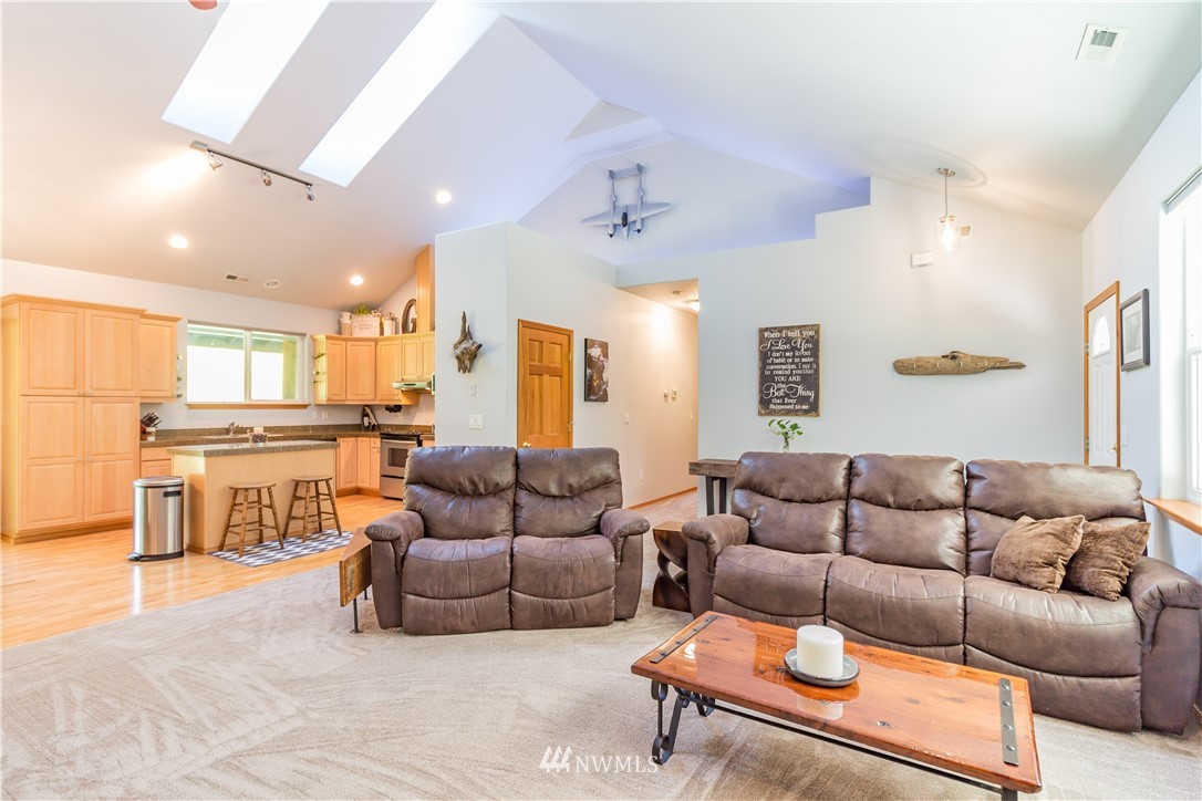 7851 East Grapeview Loop Road Allyn, WA 98524 - Photo 9 of 25 Gallery Image 9