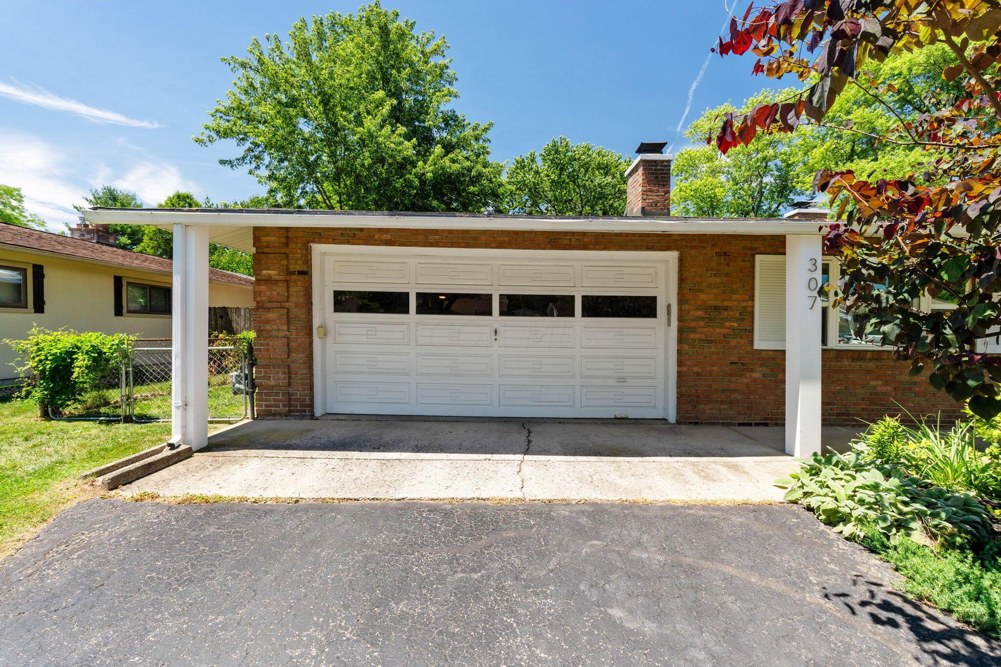 307 Rivers End Road Columbus, OH 43230 - Photo 3 of 43 Oversized-2 car garage