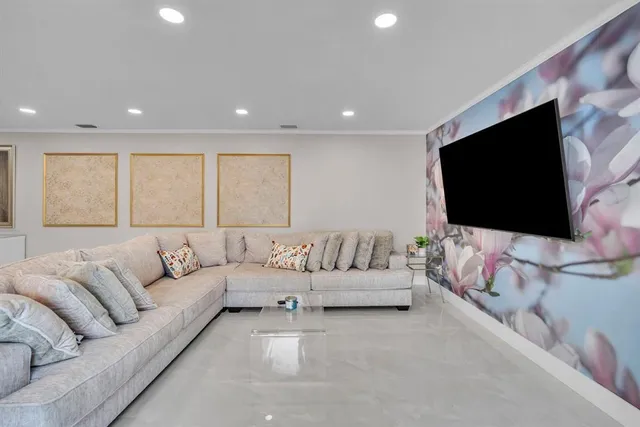 $3,900 | 3571 Magellan Circle, Unit 3434, Aventura, FL 33180