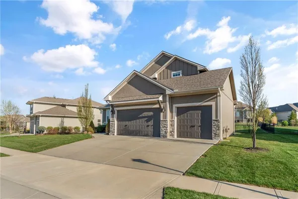 $665,000 | 13105 West 171st Street, Overland Park, KS 66221