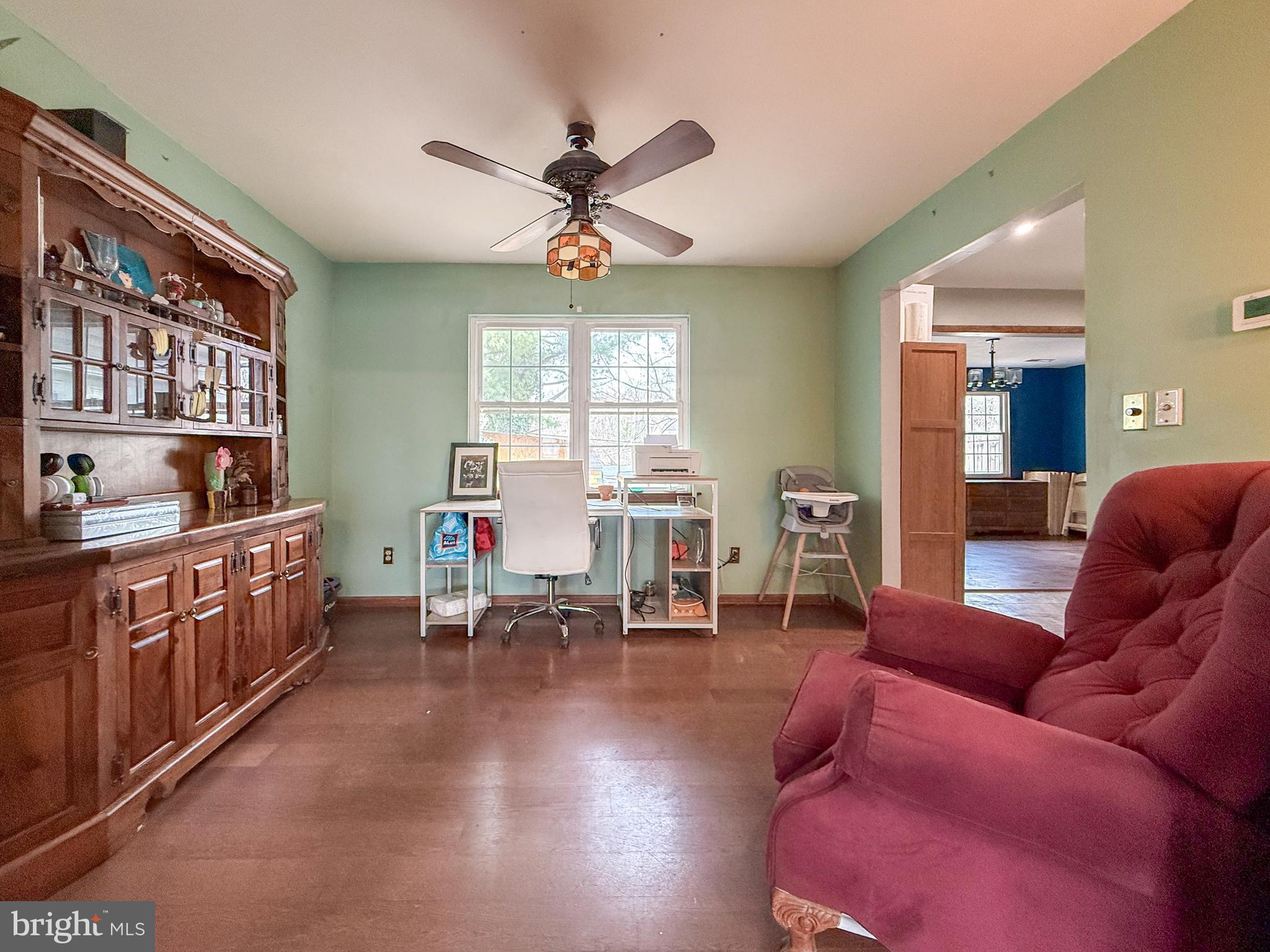 115 Upper Valley Lane Newark, DE 19711 - Photo 5 of 21 a living room with furniture