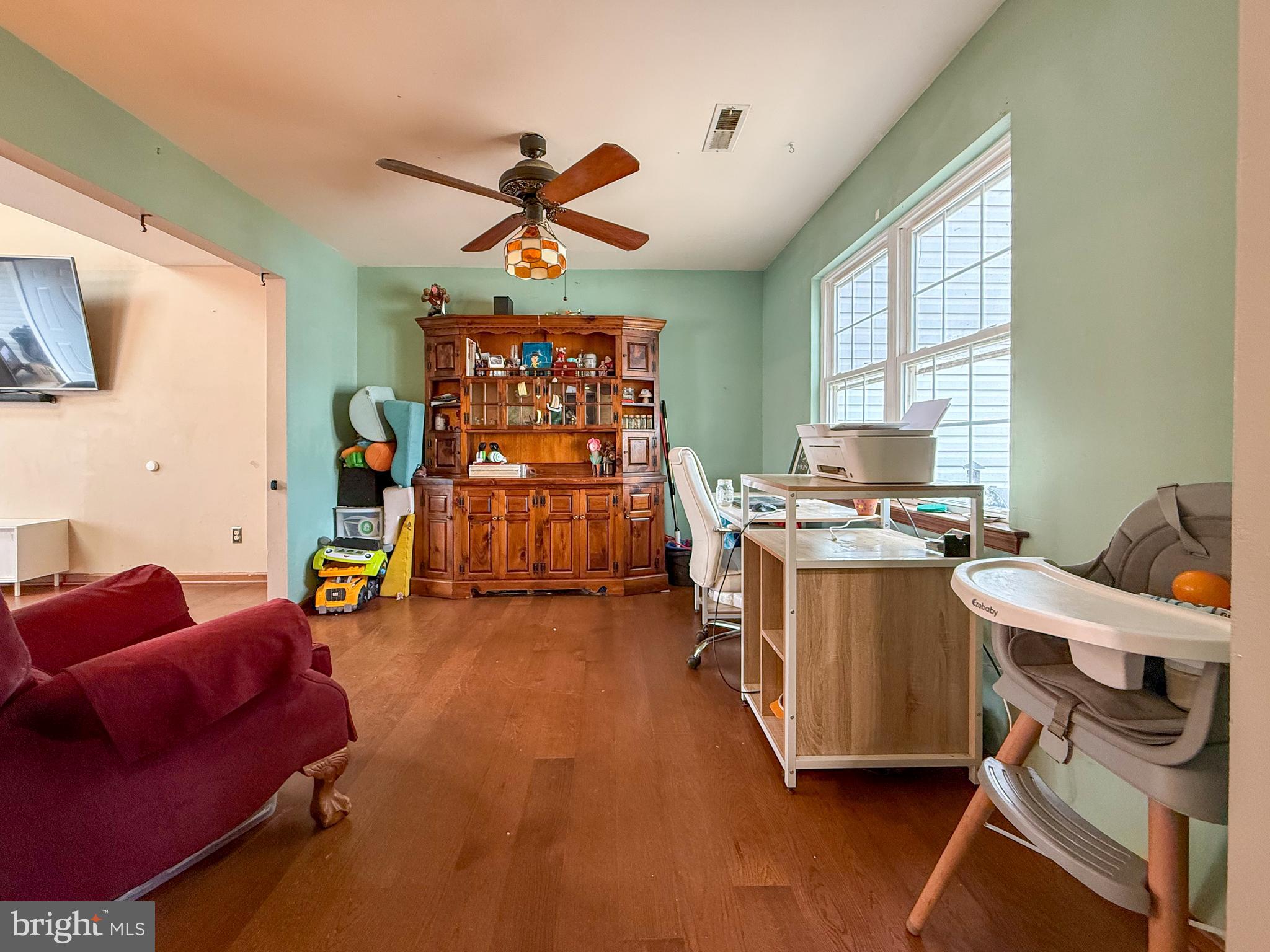 115 Upper Valley Lane Newark, DE 19711 - Photo 7 of 21 a workspace with furniture and window