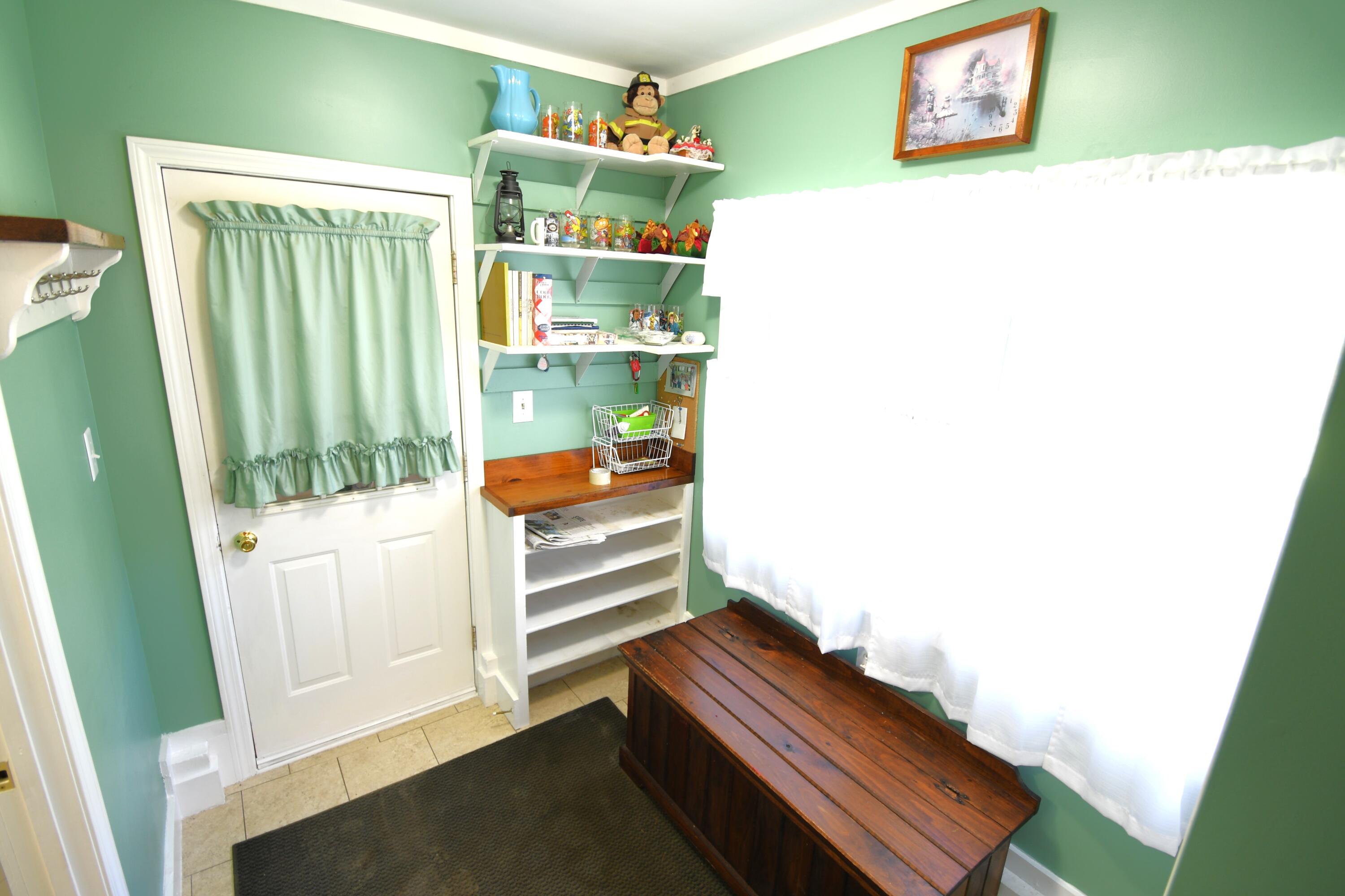 257 Stagecoach Road Unity, ME 04988 - Photo 13 of 43 Mudroom
