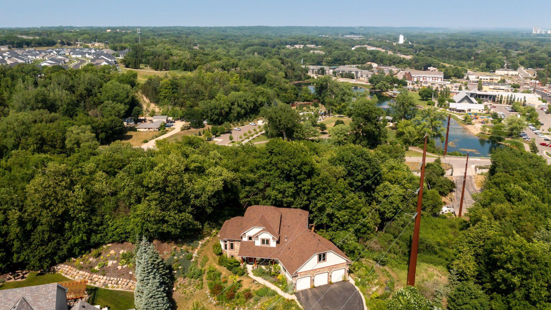 621 Cascade Drive Chaska, MN 55318 - Photo 3 of 60