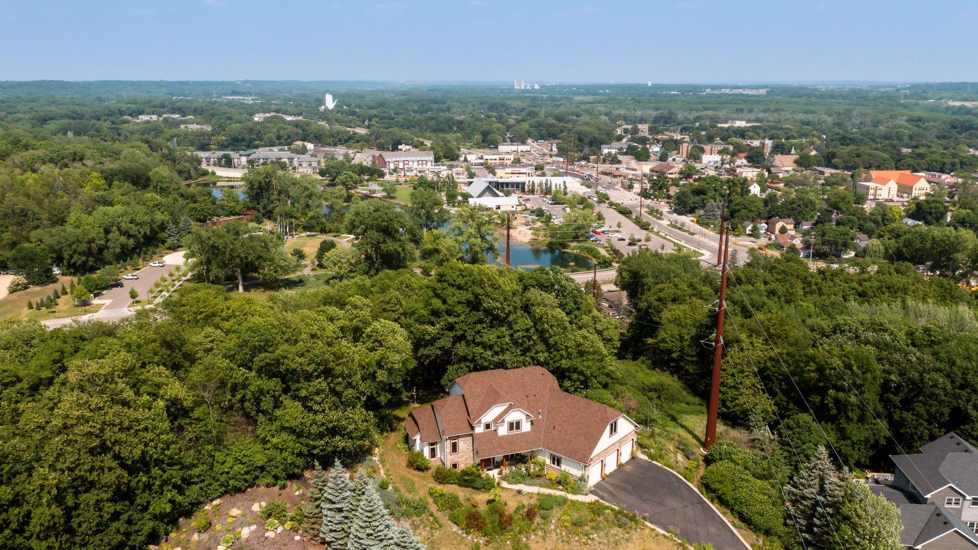 621 Cascade Drive Chaska, MN 55318 - Photo 4 of 60