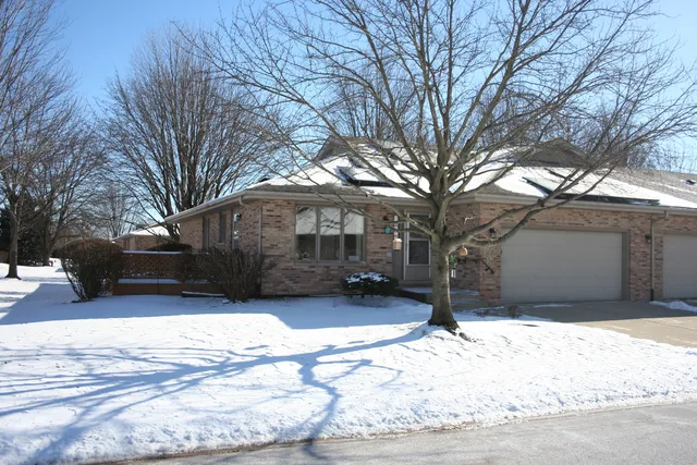 $284,995 | 816 Eagle Creek Road, Elwood, IL 60421