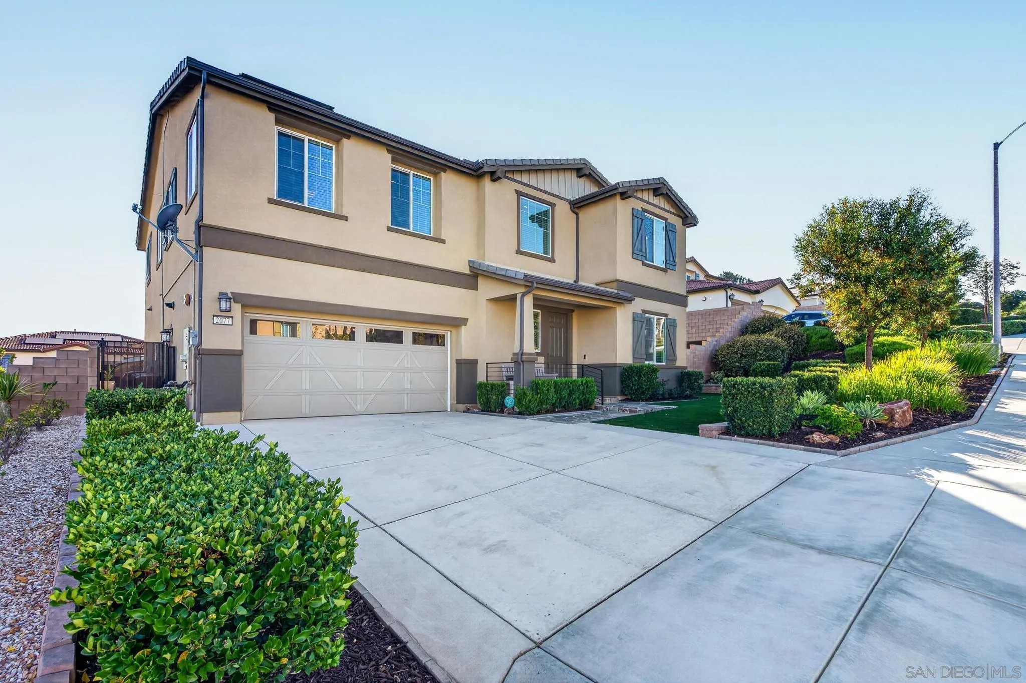 2077 Del Rincon Place Escondido, CA 92026 - Photo 6 of 70