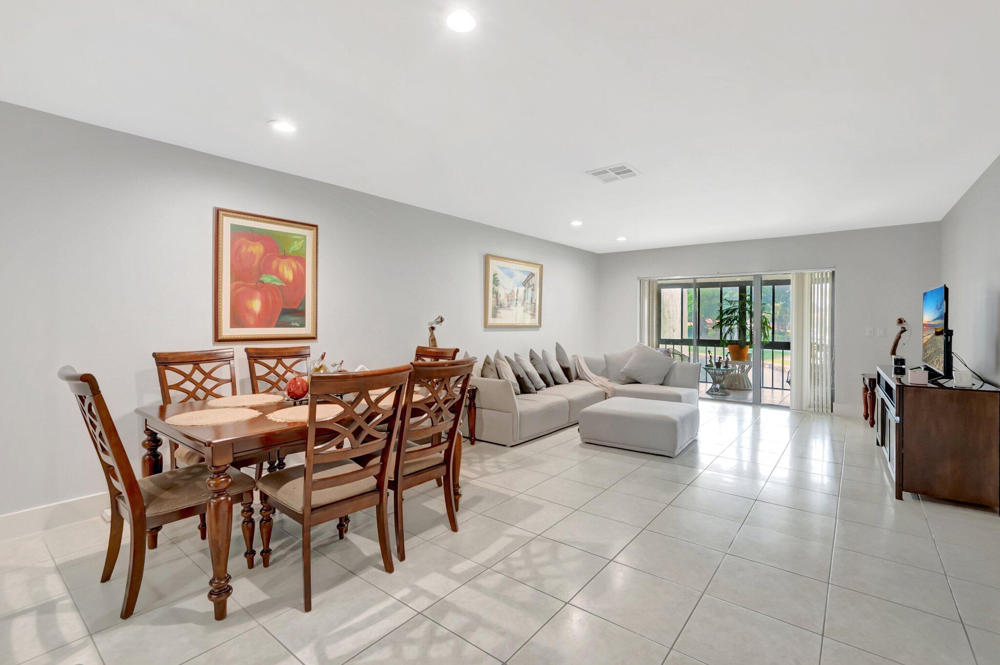 21214 Lago Circle, Unit 8F Boca Raton, FL 33433 - Photo 10 of 38 17-web-or-mls-DSC_0551