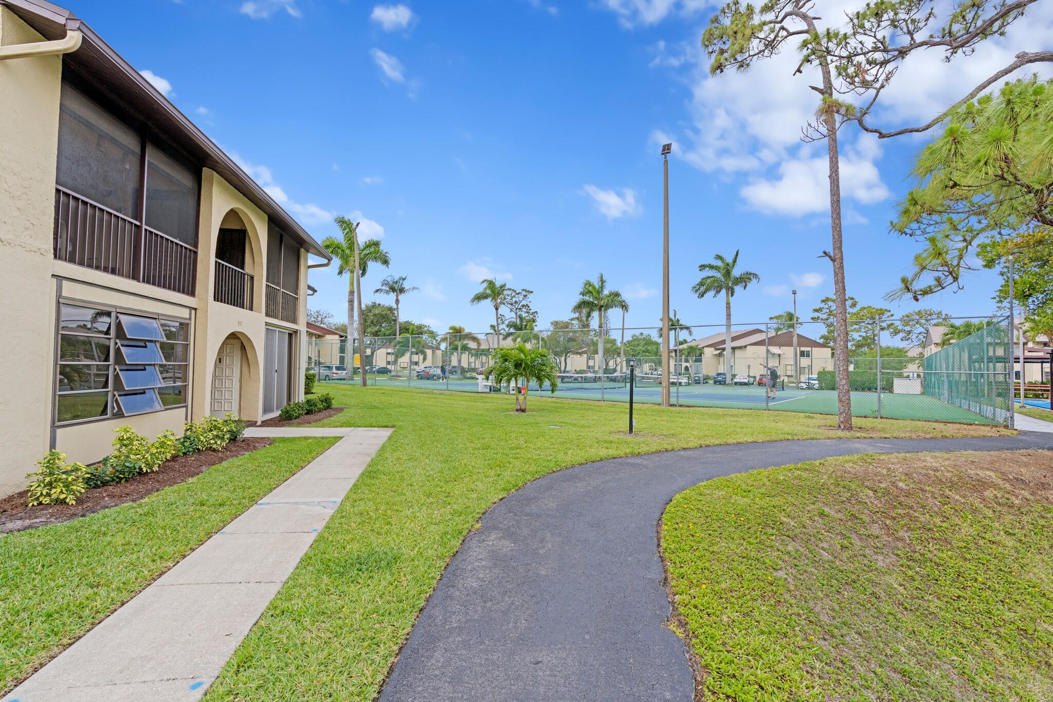 336 Pine Ridge Circle, Unit B1 Greenacres, FL 33463 - Photo 26 of 30 DSC00811.JPG-FULL