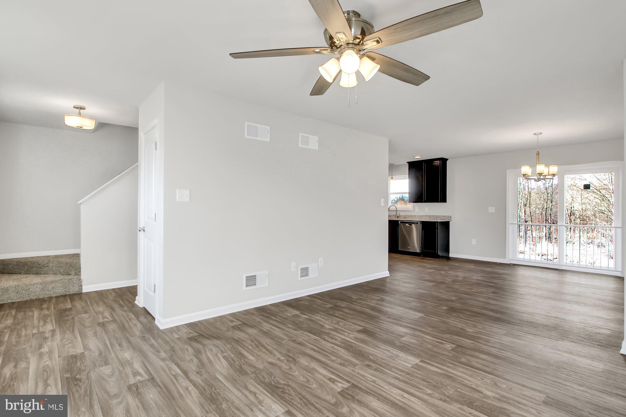 662 Stoverstown Road York, PA 17408 - Photo 5 of 22 Photos are Similar