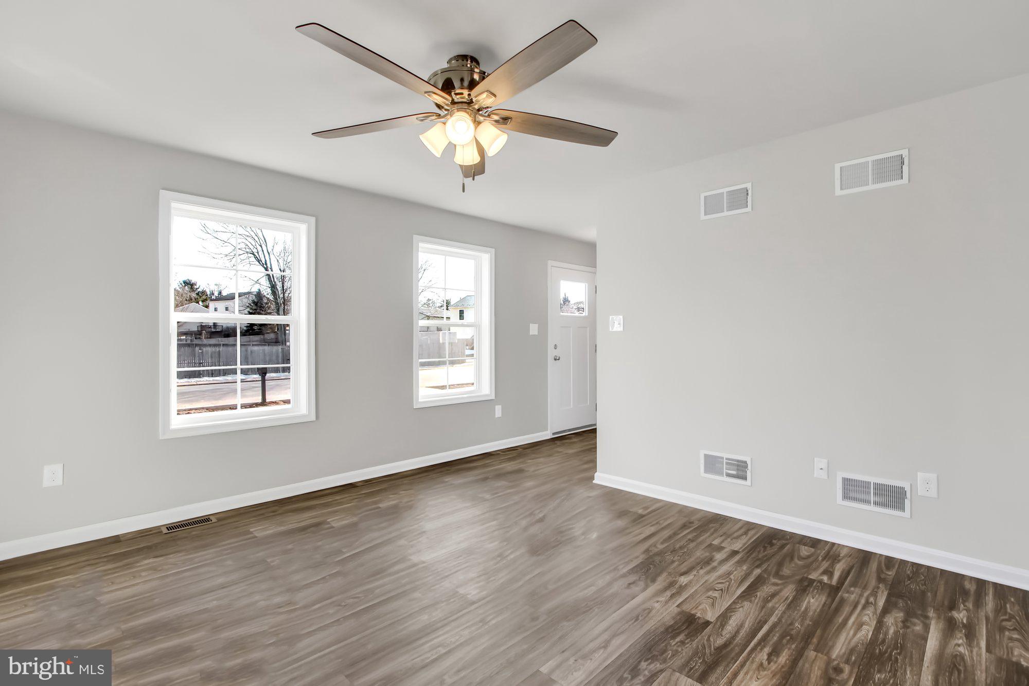 662 Stoverstown Road York, PA 17408 - Photo 6 of 22 Photos are Similar