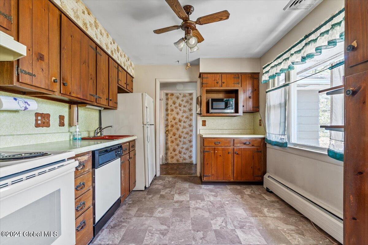 77 Mordella Road Colonie, NY 12205 - Photo 11 of 32 10-77 MORDELLA-18