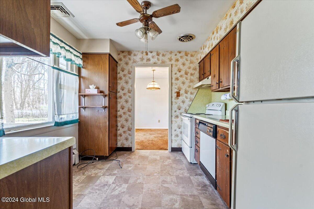 77 Mordella Road Colonie, NY 12205 - Photo 19 of 32 19-77 MORDELLA-26