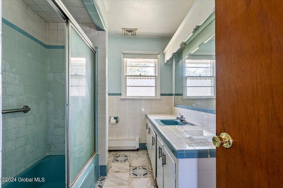 77 Mordella Road Colonie, NY 12205 - Photo 20 of 32 20-77 MORDELLA-27