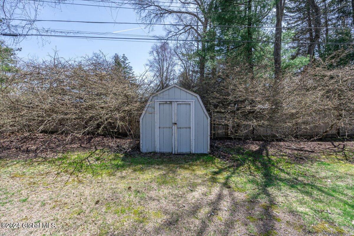 77 Mordella Road Colonie, NY 12205 - Photo 31 of 32 02-77 MORDELLA-10