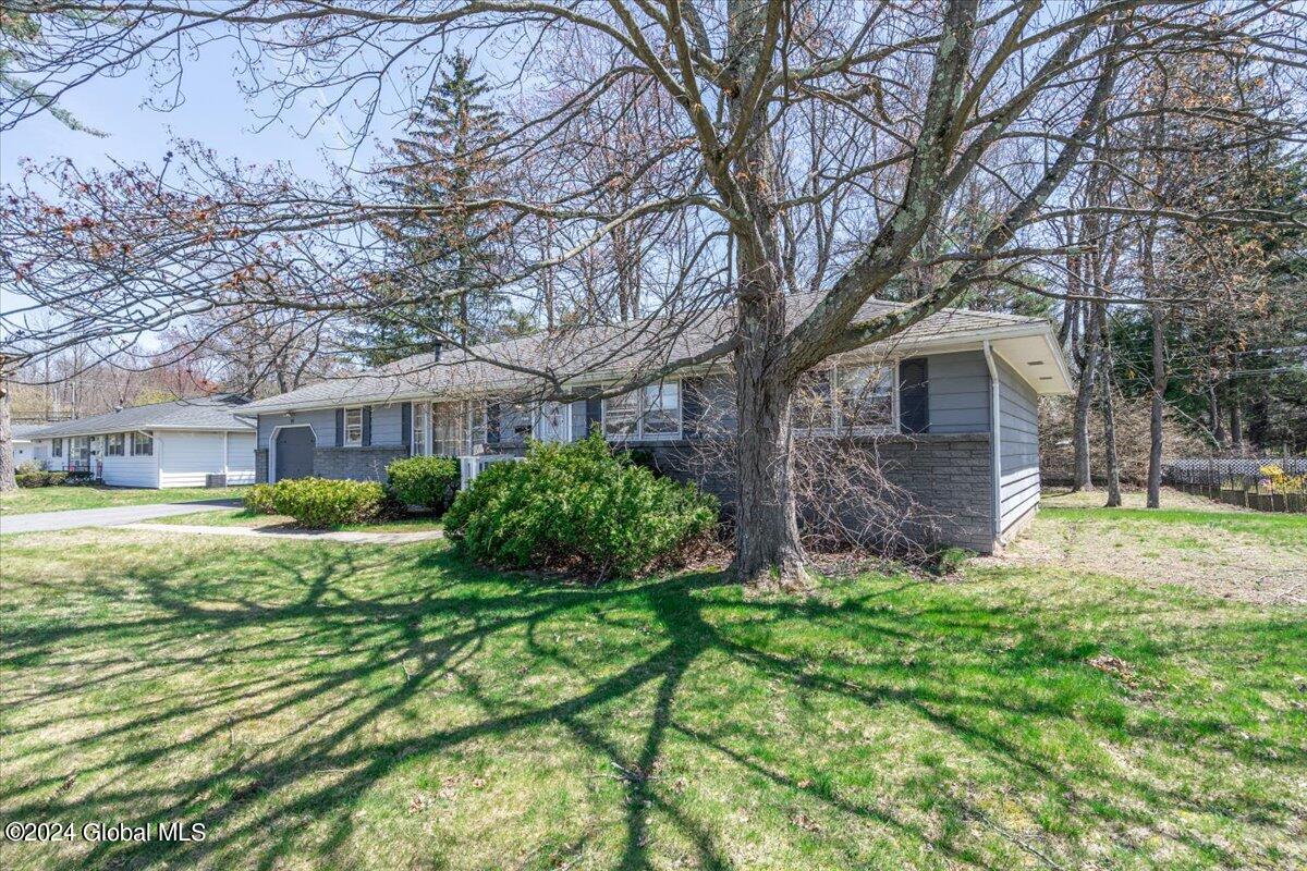 77 Mordella Road Colonie, NY 12205 - Photo 4 of 32 29-77 MORDELLA-5