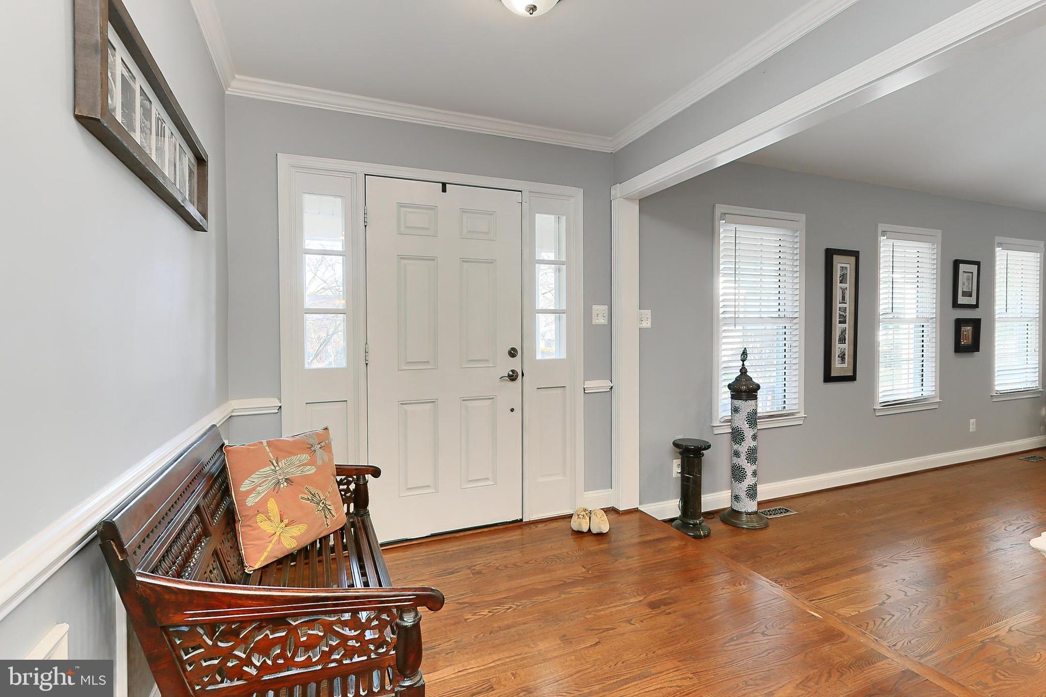 5424 Rilian Court Burke, VA 22015 - Photo 5 of 40 Welcoming Foyer