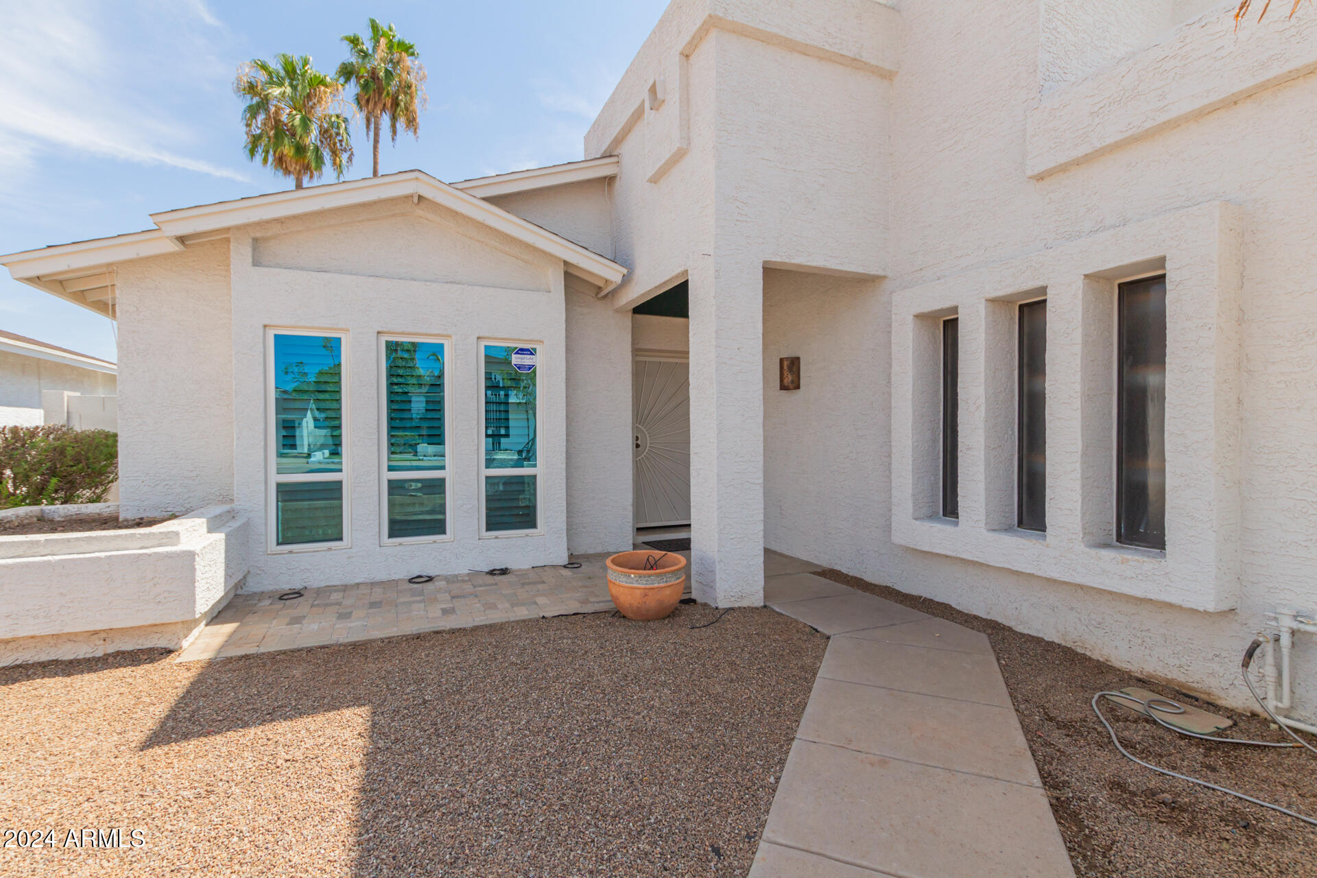609 West Grandview Road Phoenix, AZ 85023 - Photo 3 of 48 05 - Grandview