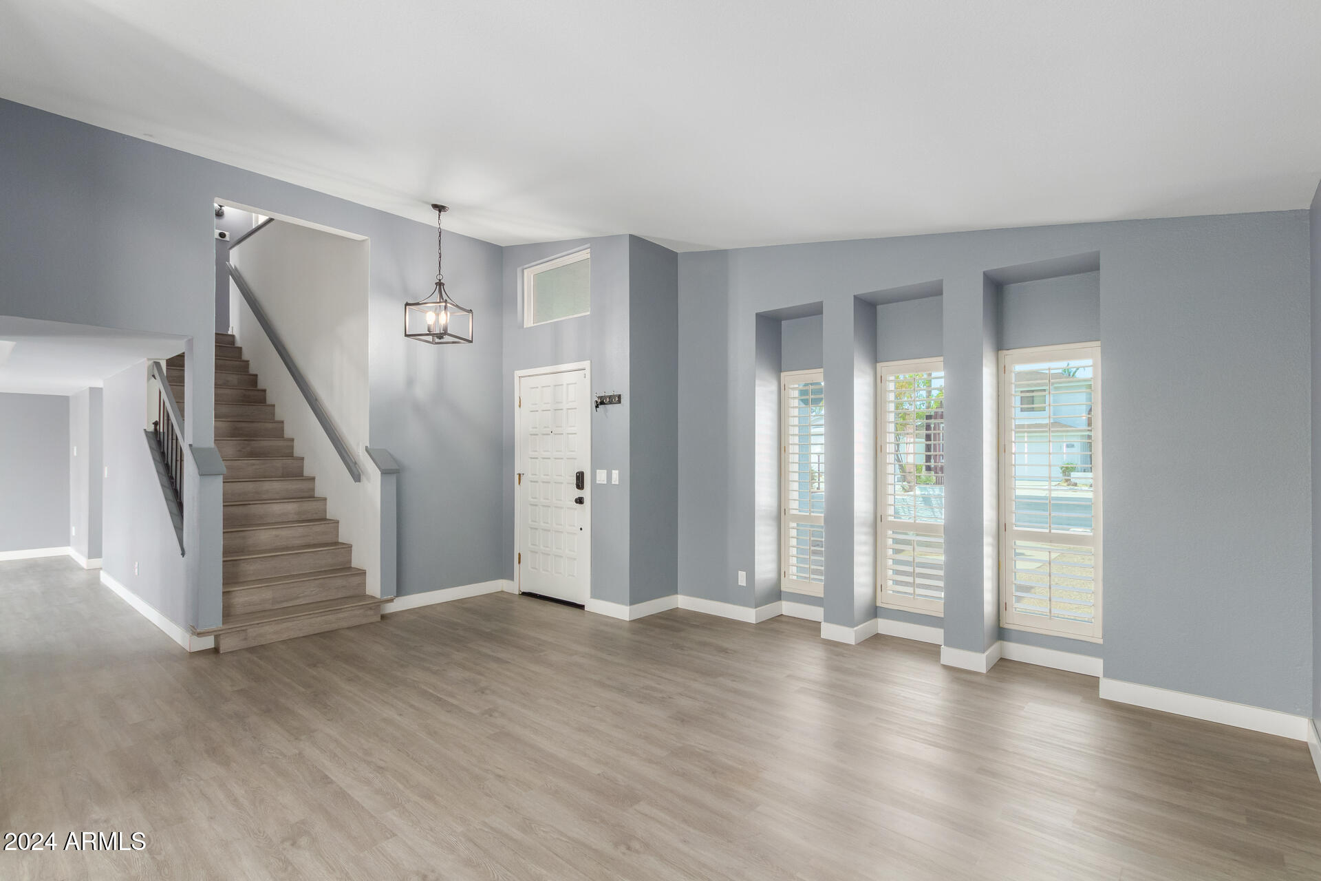 609 West Grandview Road Phoenix, AZ 85023 - Photo 7 of 48 09 - Grandview
