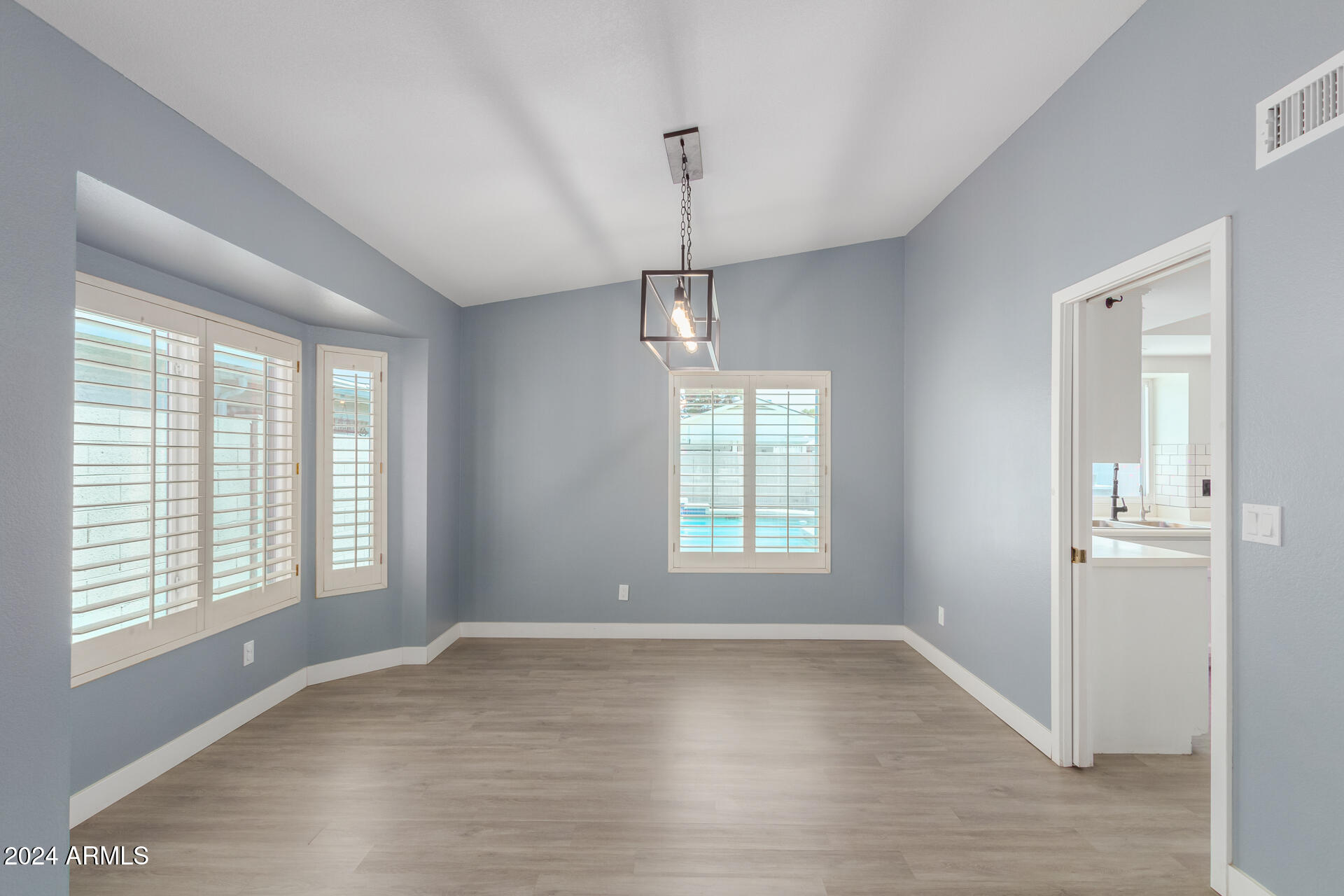 609 West Grandview Road Phoenix, AZ 85023 - Photo 8 of 48 11 - Grandview