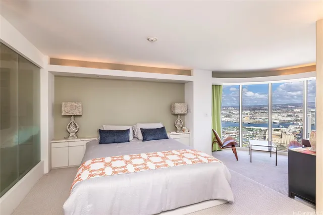 a view of a livingroom with furniture