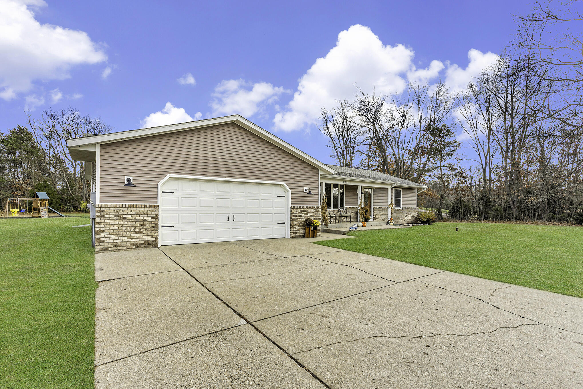3576 Beattie Road Muskegon, MI 49445 - Photo 3 of 29 005_mg_7719