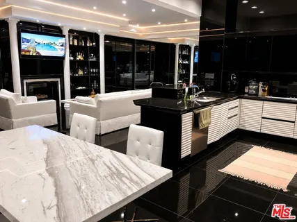 $11,000 | 10535 Wilshire Boulevard, Unit PH1, Los Angeles, CA 90024