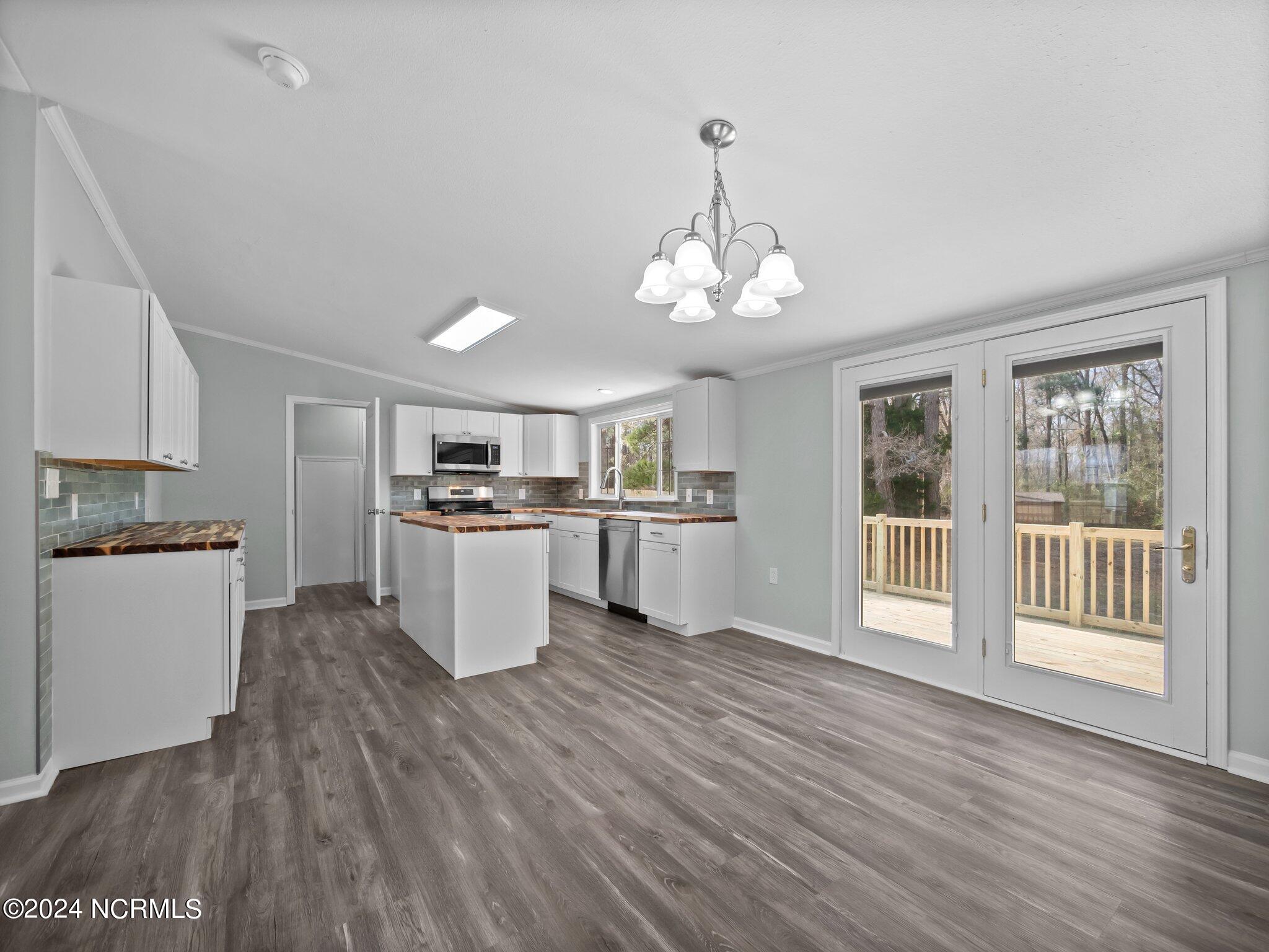 580 Haw Branch Road Richlands, NC 28574 - Photo 17 of 32 580 Haw Branch-kitchen