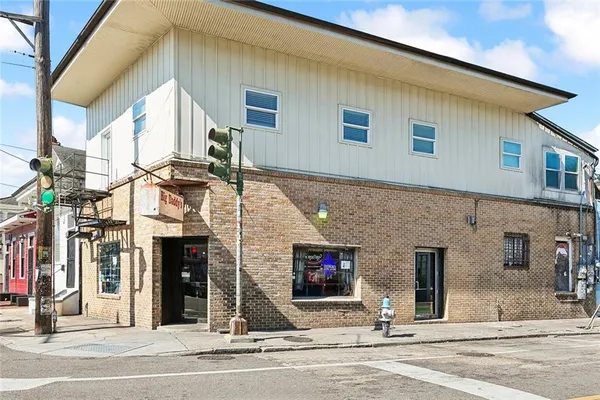 $2,000 | 706 Franklin Avenue, Unit 1, New Orleans, LA 70117