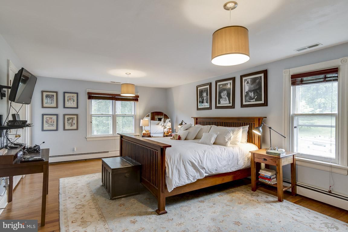 36929 Gaver Mill Road Purcellville, VA 20132 - Photo 15 of 30 Bedroom (Master)