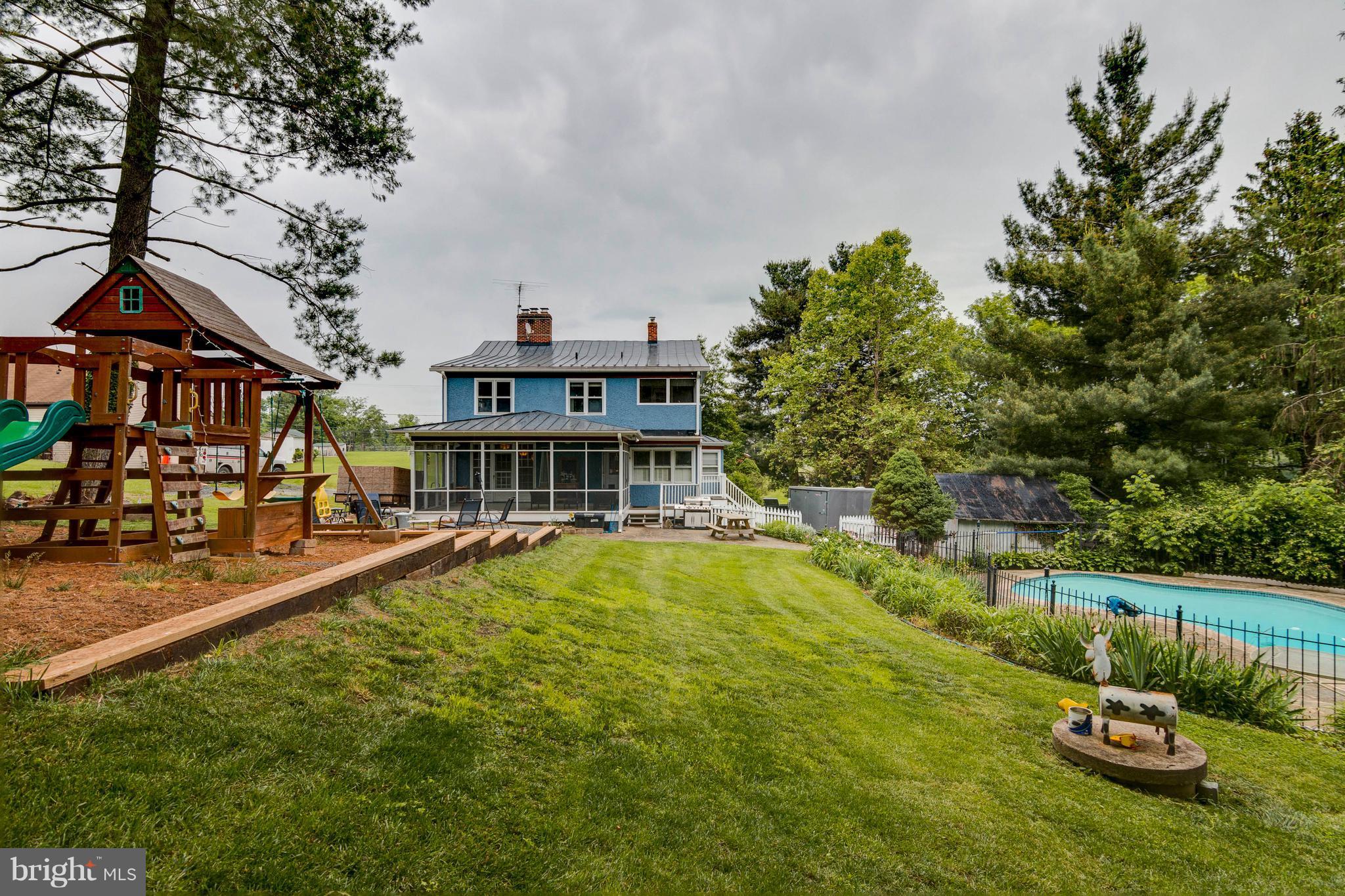 36929 Gaver Mill Road Purcellville, VA 20132 - Photo 29 of 30 Large Back Yard!