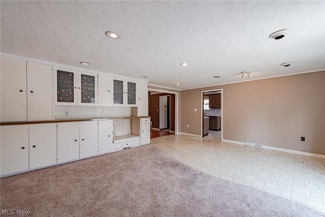 4145 Stonehaven Road Cleveland, OH 44121 - Photo 15 of 32