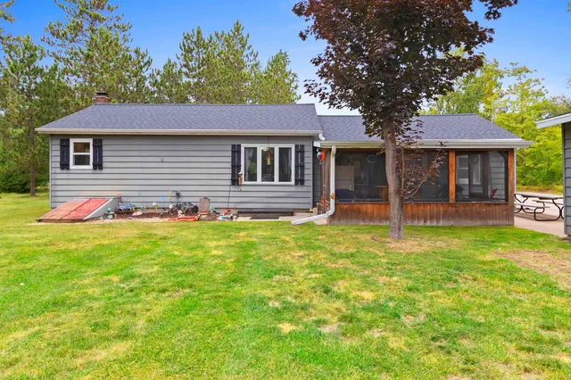 $499,000 | W12235 Eagle Road, Athelstane, WI 54104