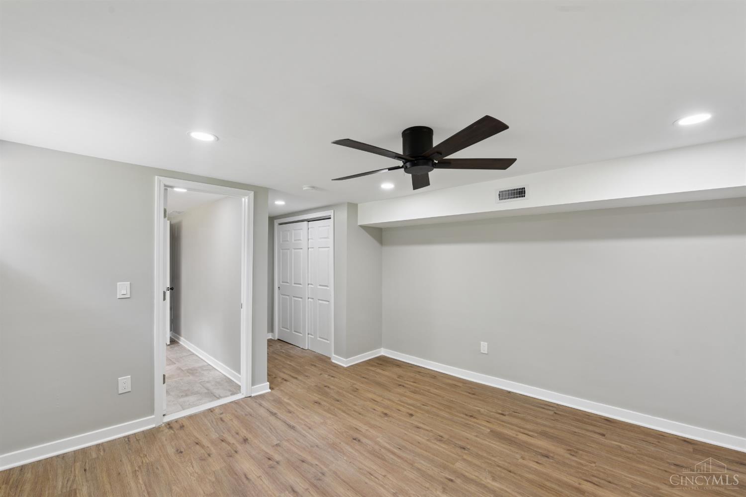 7474 Edgemont Road Cincinnati, OH 45237 - Photo 36 of 53 Gallery Image 36