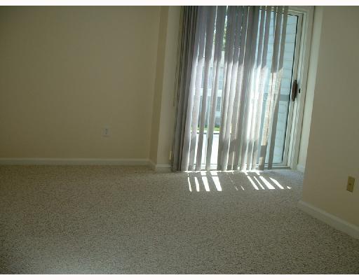 161 West Shore Road, Unit 6B Warwick, RI 02889 - Photo 4 of 5 Exterior Front.