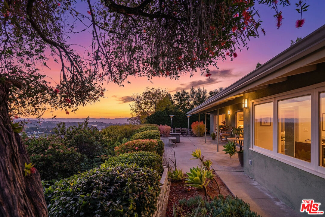 3823 Cody Road Sherman Oaks, CA 91403 - Photo 1 of 38